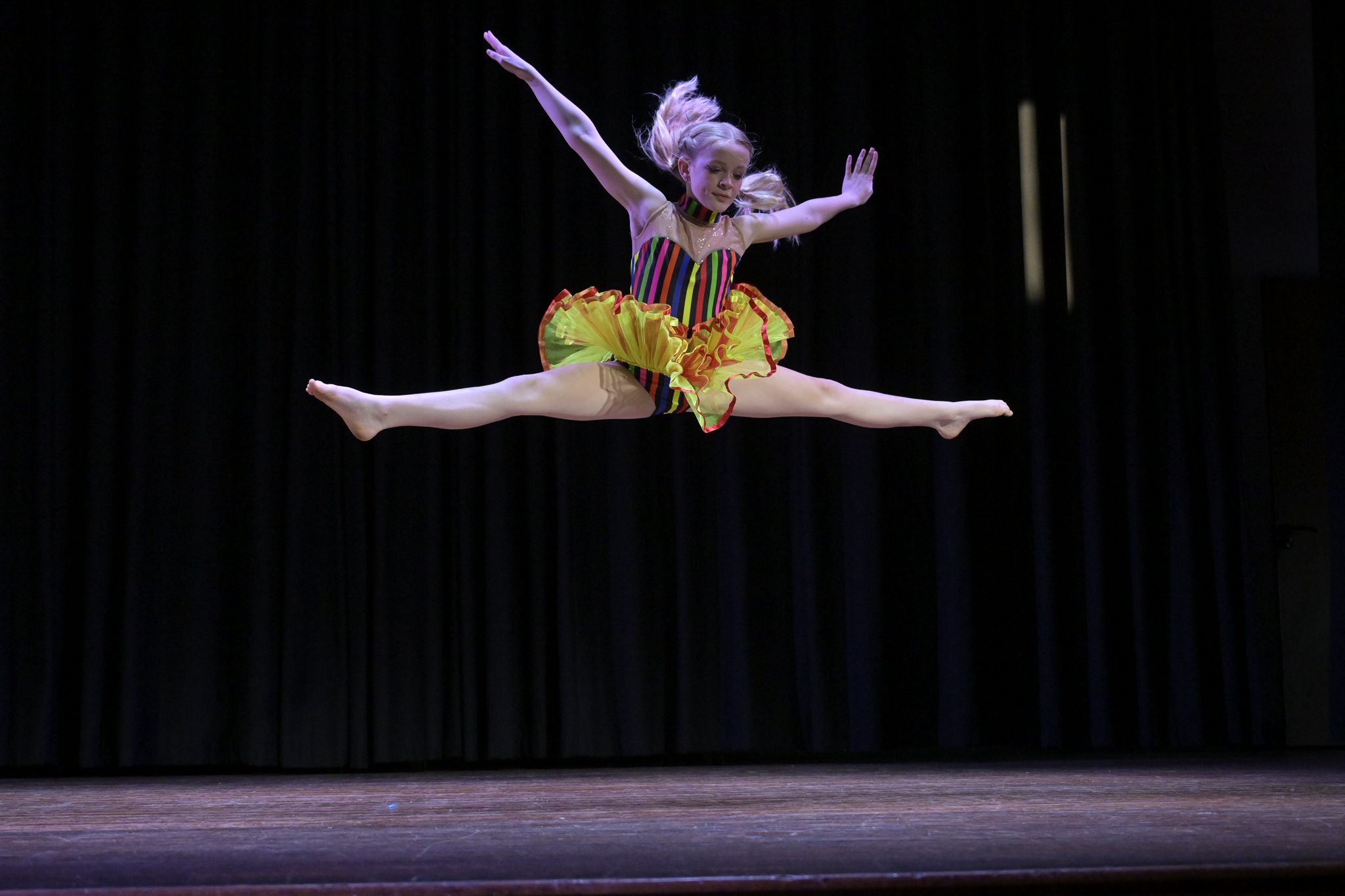 Pickup Dance Southampton dancer performing on stage